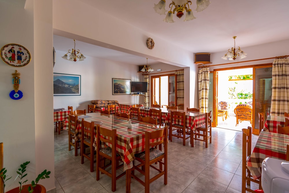 Balaskas Hotel 26/35