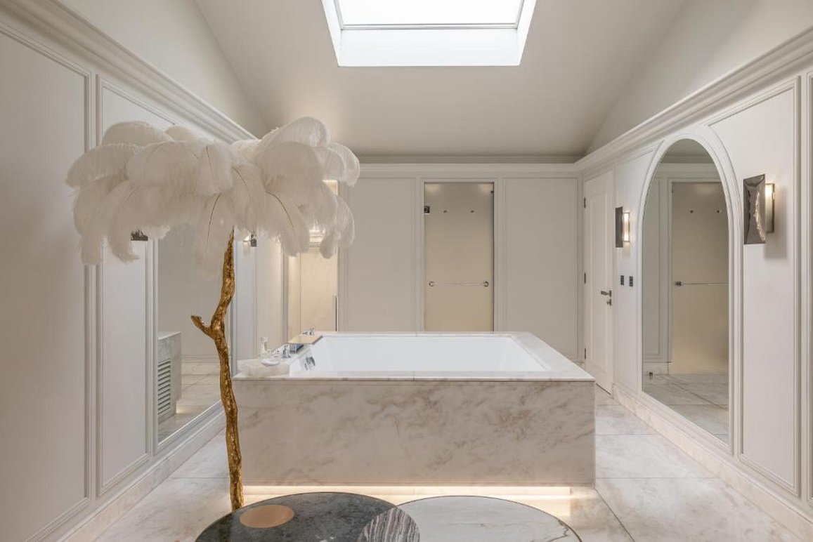Penthouse Suite