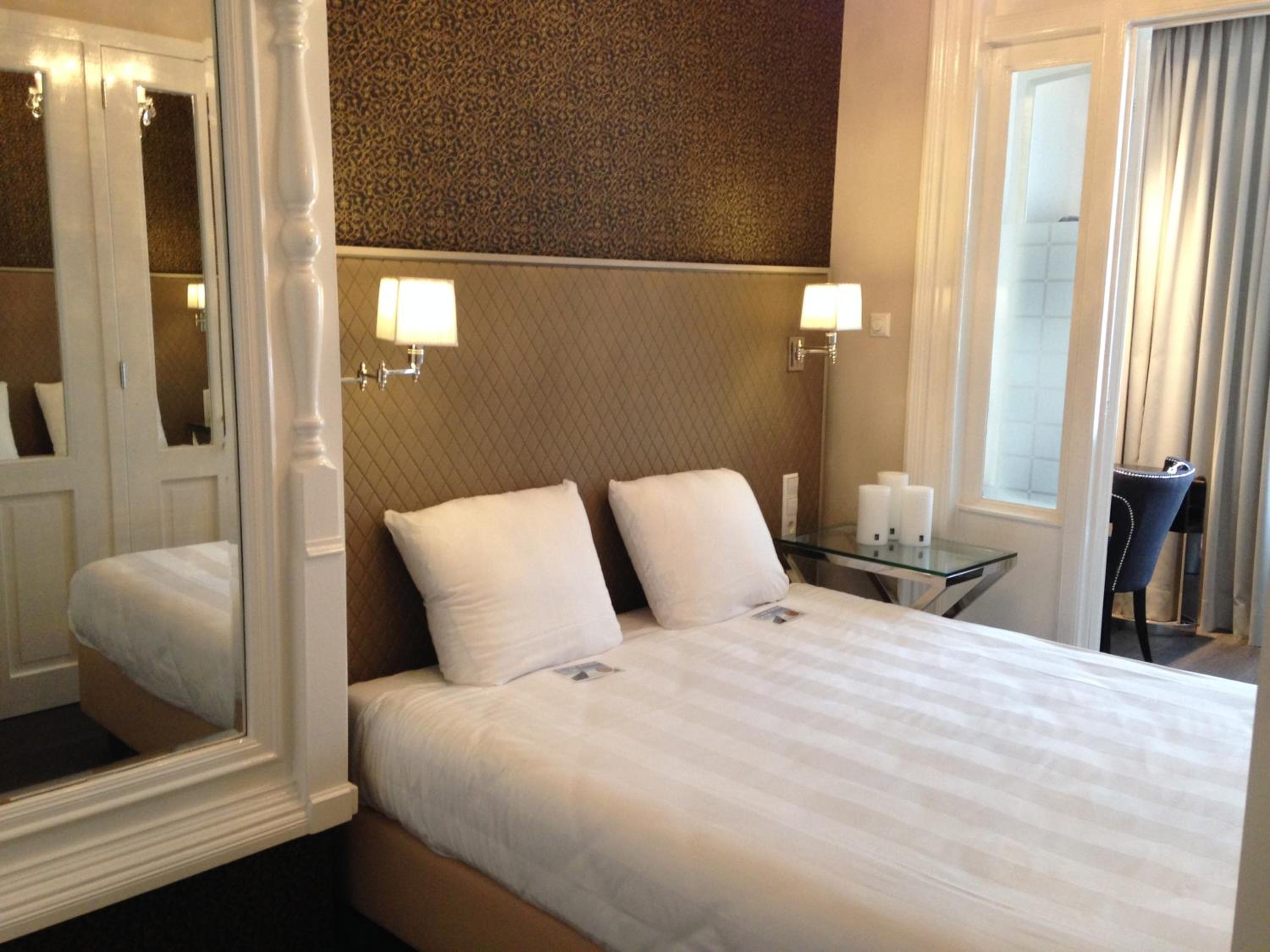 Superior, Queen Bed