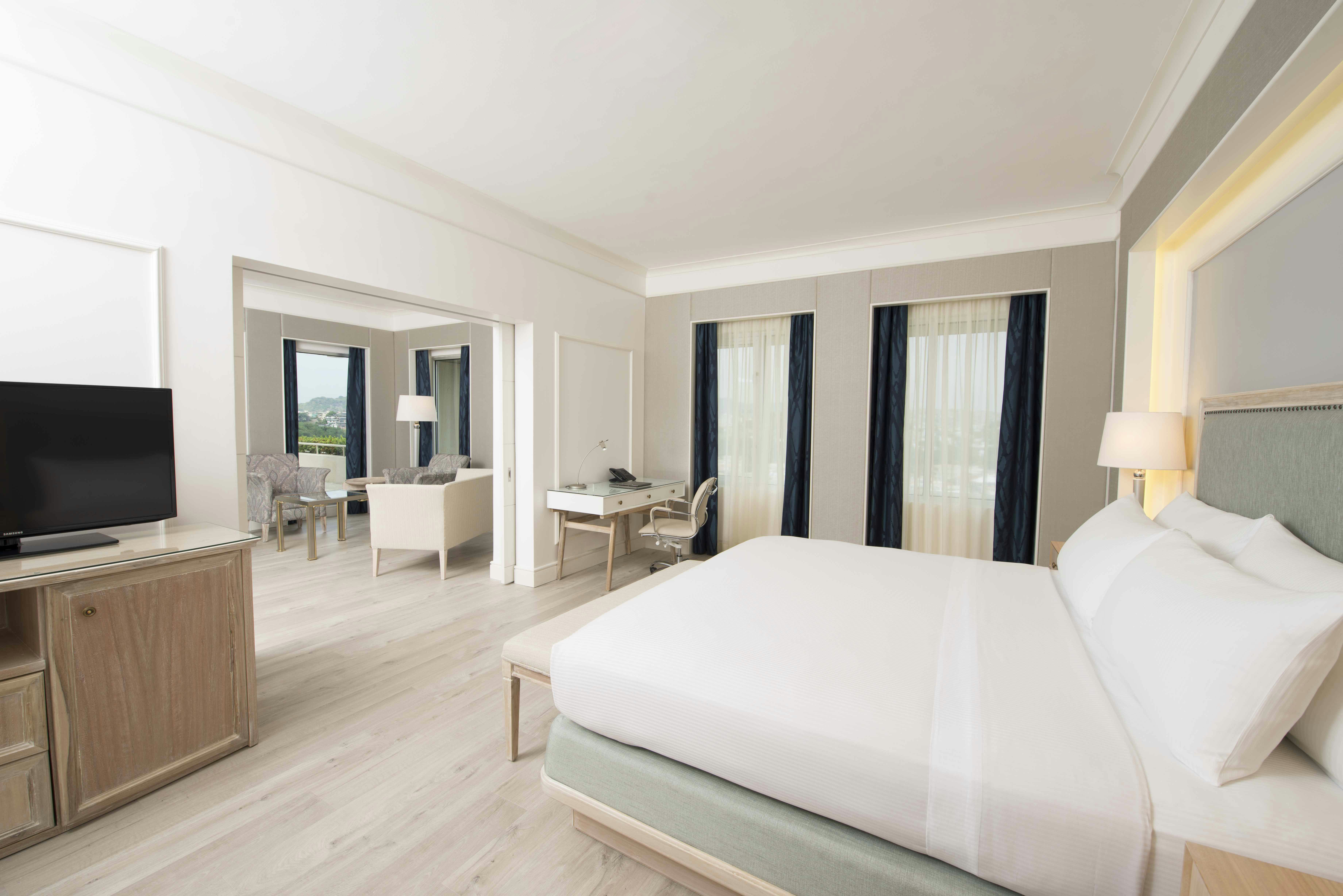 1 Bedroom, Suite, King Bed, Executive Level