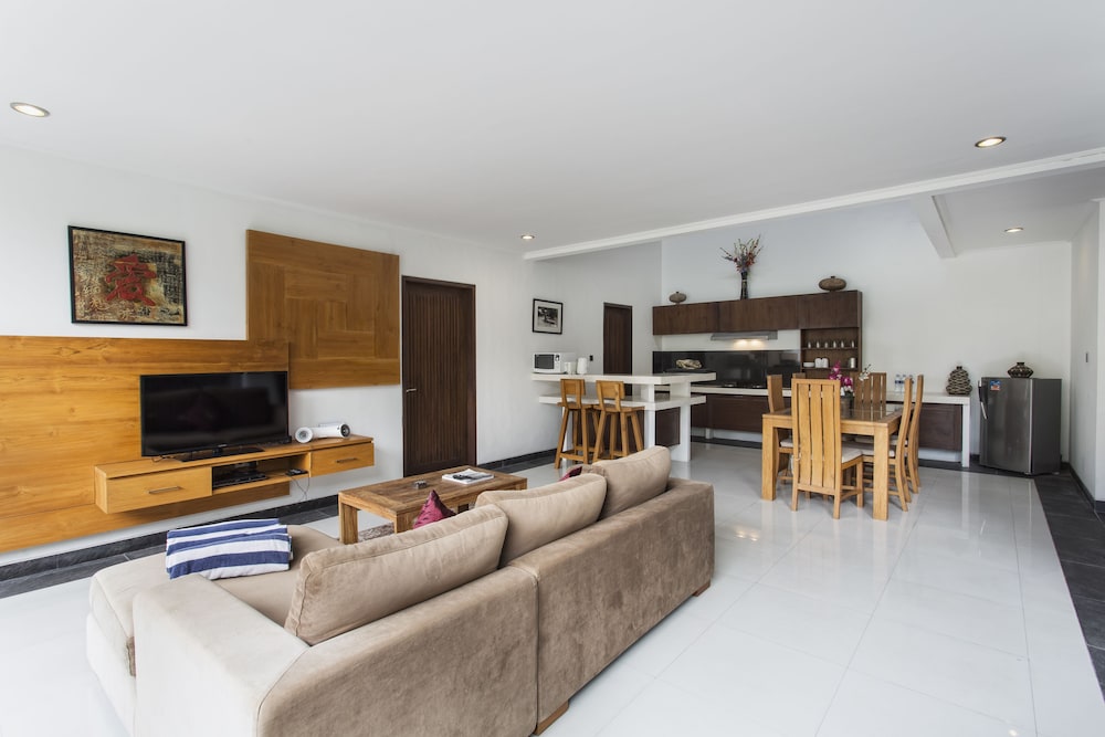 Delu Villas And Suites Seminyak 24/48