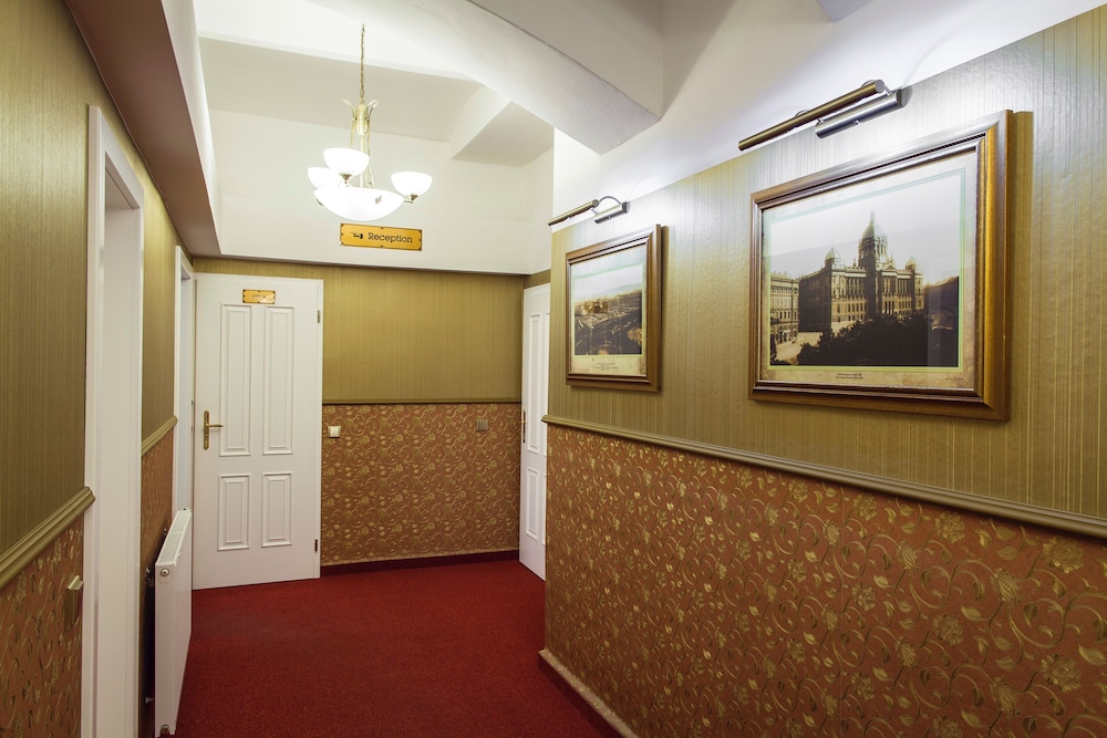 Lobby at Taurus Hotel Prague, PRAGUE