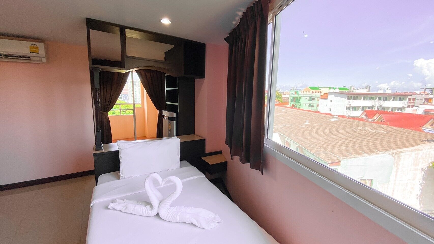 جناح عائلي بسريرين مزدوجين وسرير فردي، A A Pattaya Ville Hotel 4/9