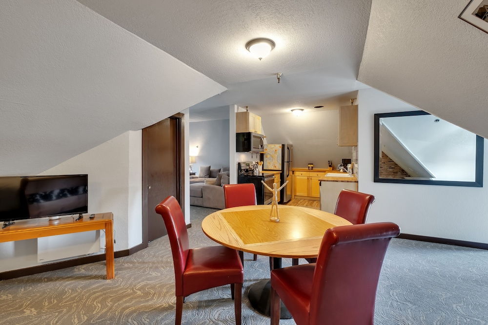 The College Inn 35/50