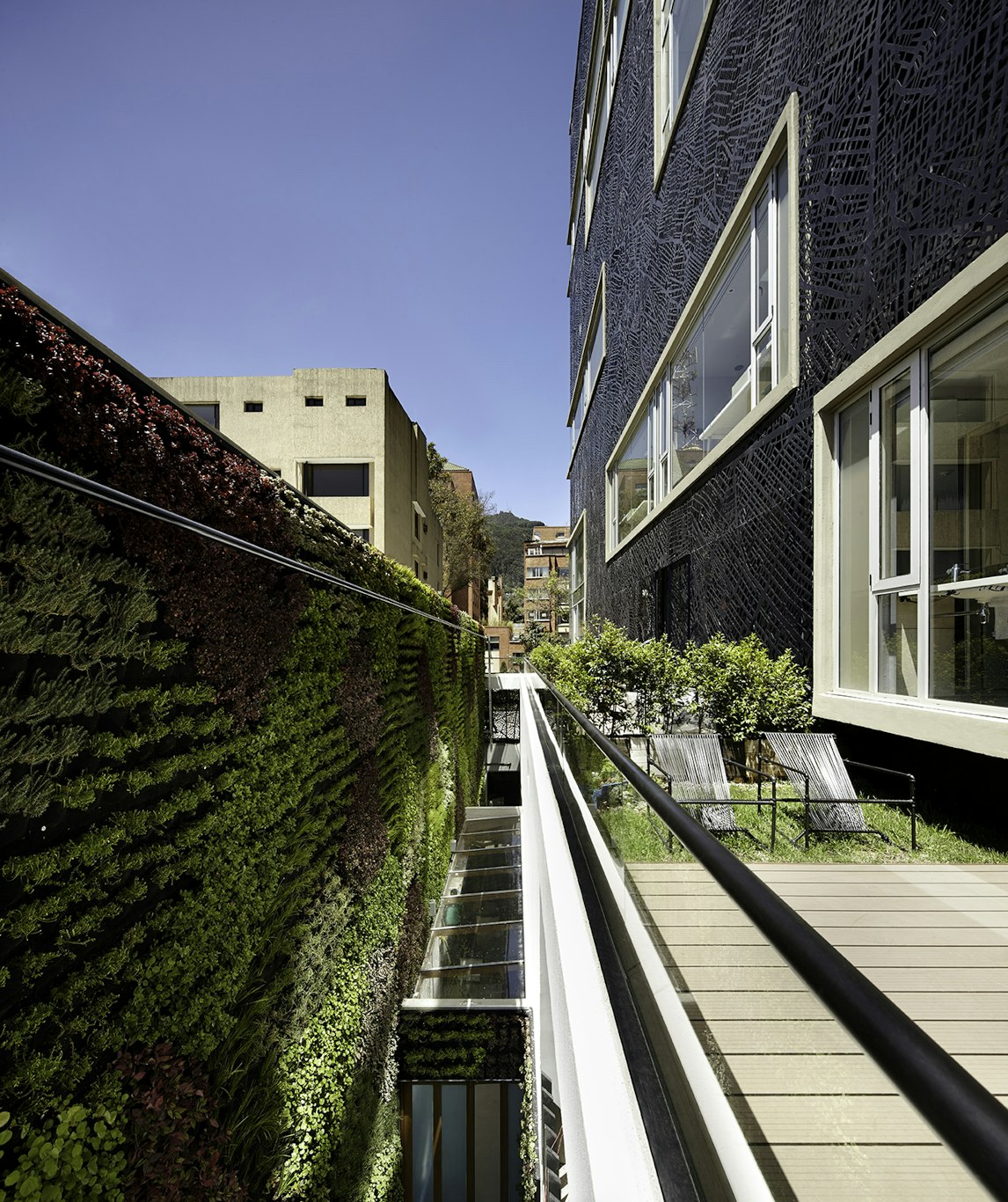 The Click Clack Hotel 58/64