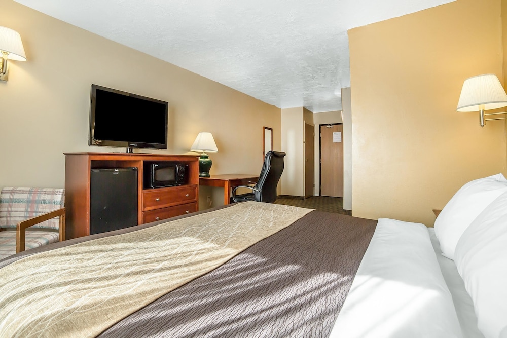 Quality Inn & Suites Fillmore I-15 7/40