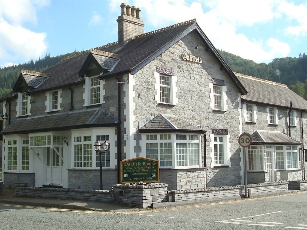 Oakfield House Bed and Breakfast 2/44