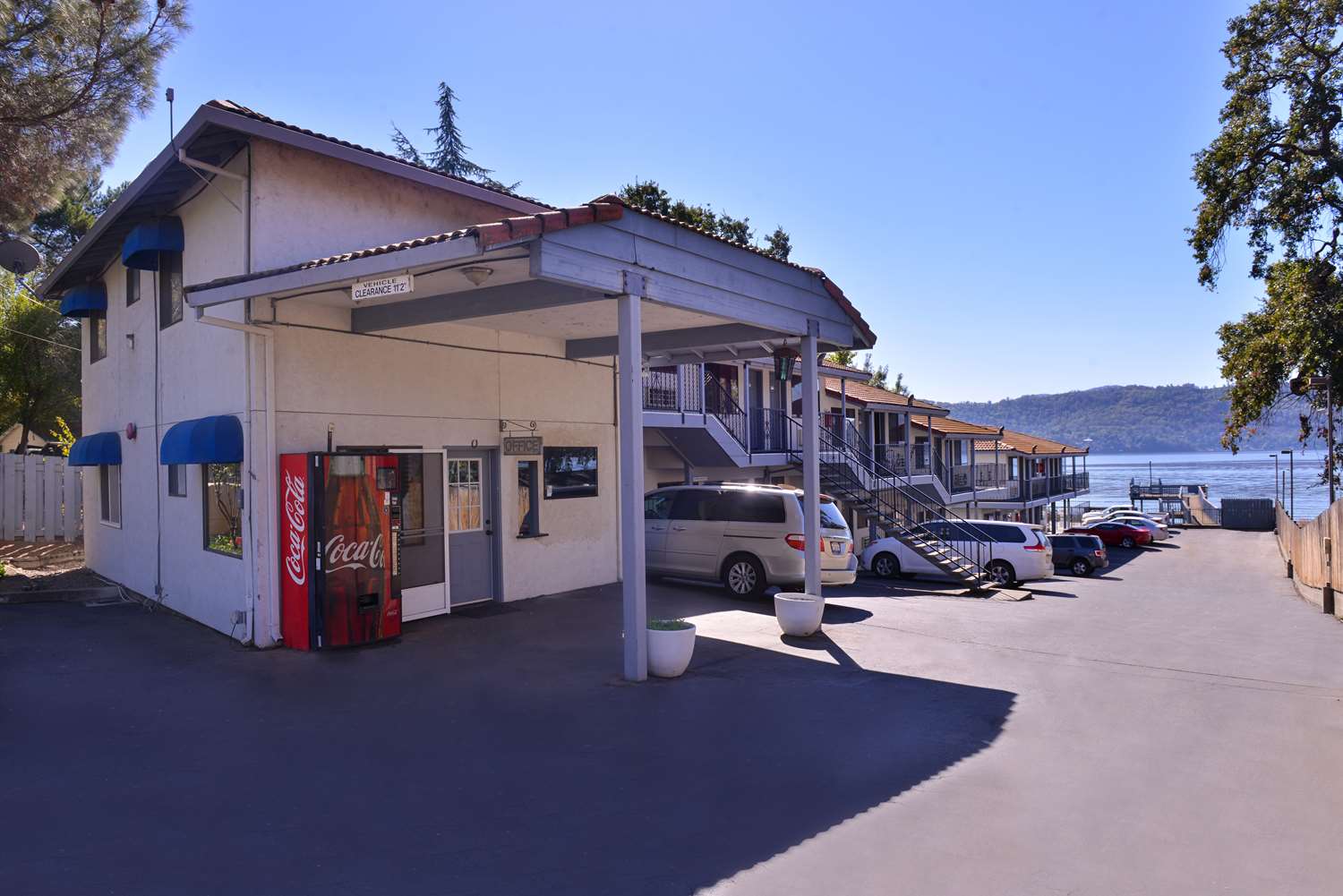 Americas Best Value Inn Suites Clearlake Wine Country 1/14