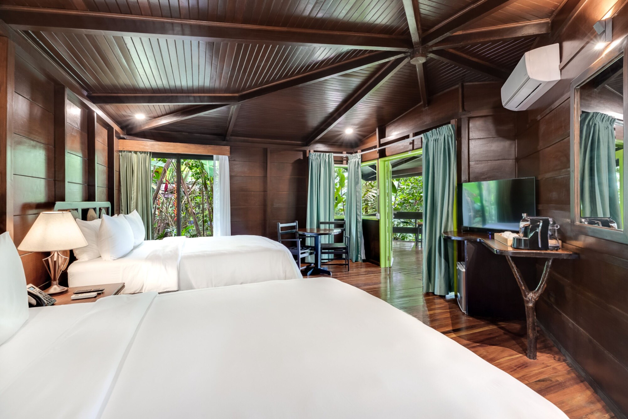 Rainforest, Bungalow, 2 Queen Beds