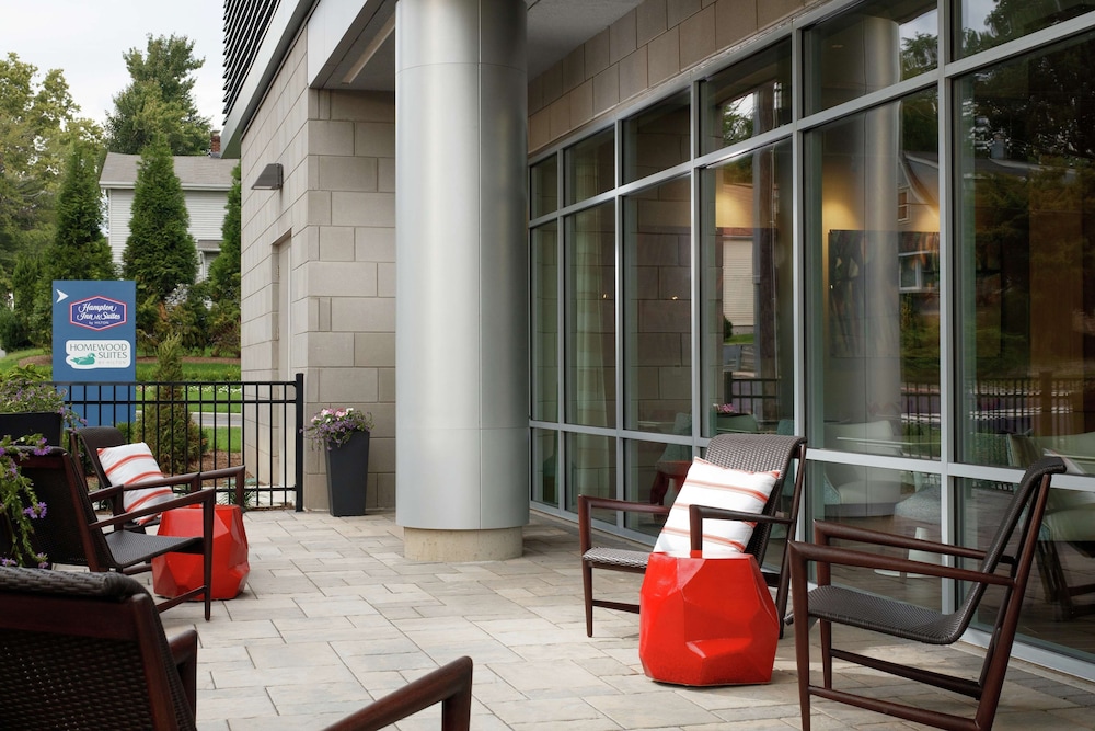 Hampton Inn and Suites Teaneck Glenpointe, NJ 3/41
