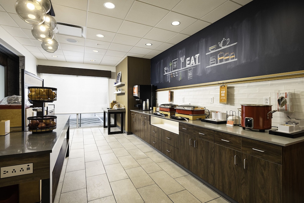 Hampton Inn Buffalo - Amherst 34/41