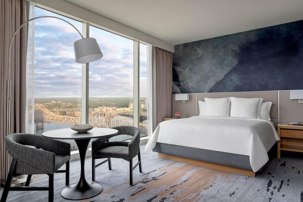 FOUR SEASONS, RIVER FRONT
