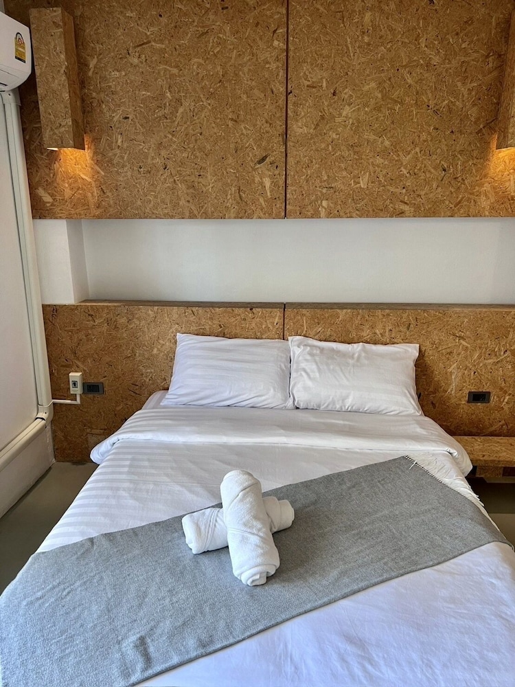 Hugger Hostel 23/58