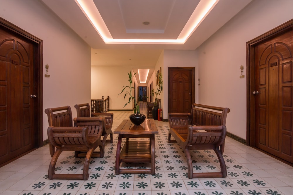 Apsara Centrepole Hotel 41/74