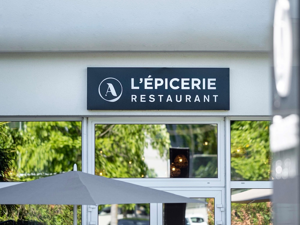 MERCURE COMPIEGNE SUD 6/76