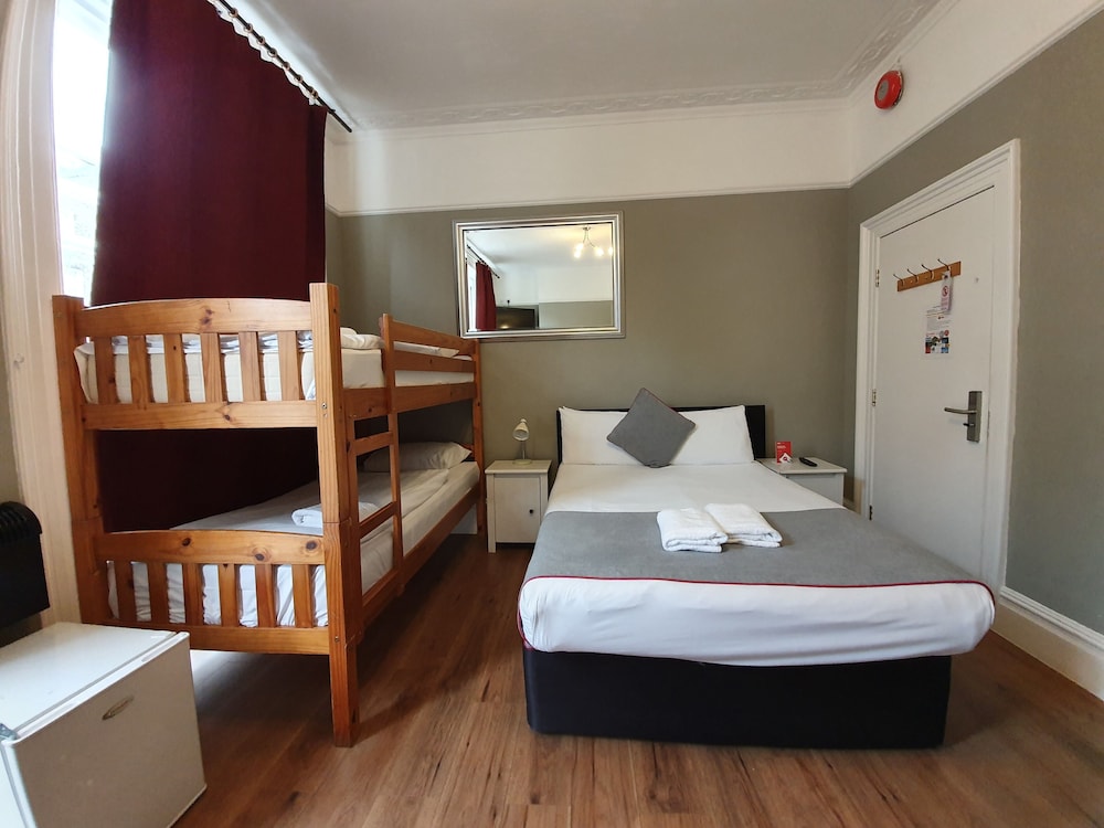 Ebury House Hotel 11/50
