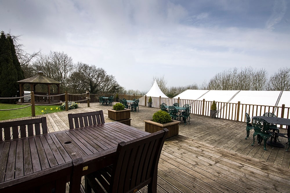 Hatton Court Hotel 2/48