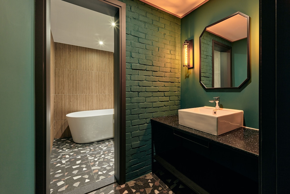 Imperial, Suite, 2 Double Beds, 2 Futon Beds, Garden View، Kolon Hotel Gyeongju 8/10