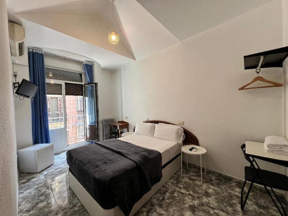 Hostal Palacios Fuencarral 43/67
