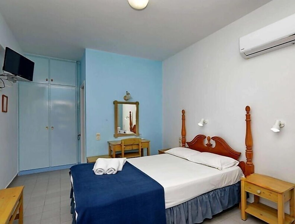 Dolphin Hotel 22/49