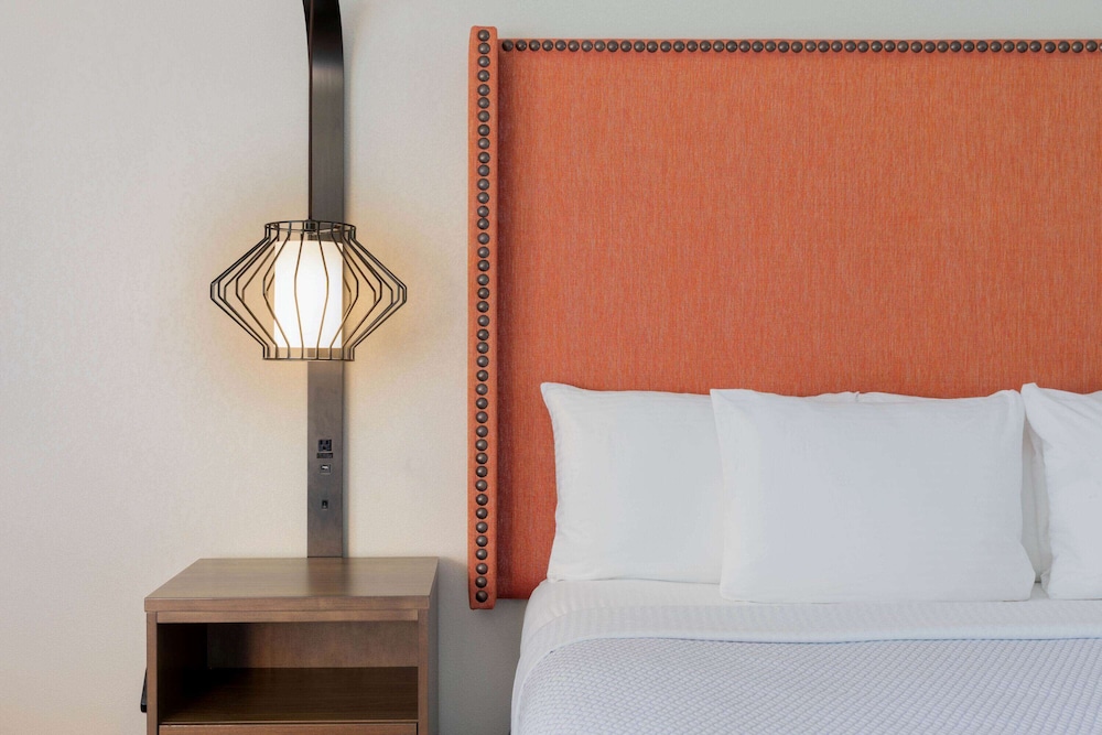 La Quinta Inn and Suites by Wyndham Perry 15/32