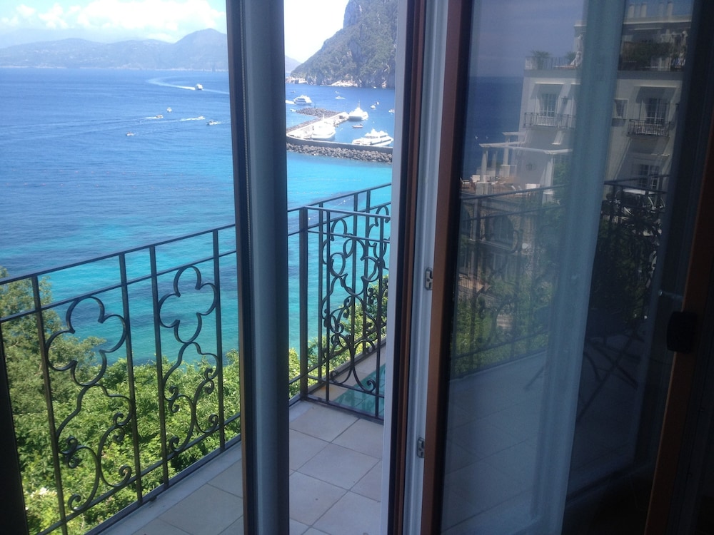 Capri Inn 19/24