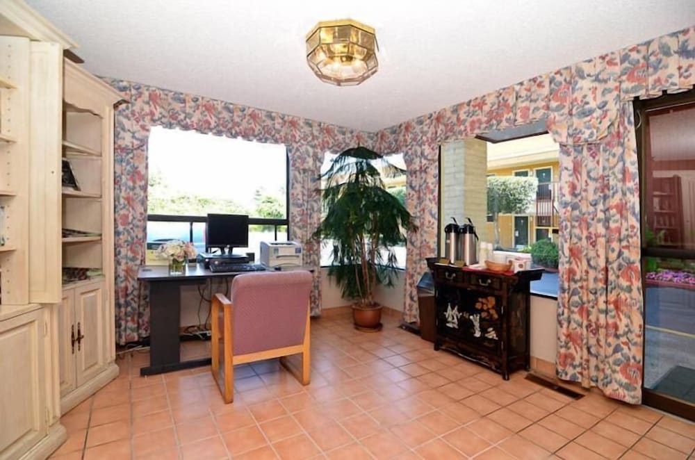 Days Inn by Wyndham Mountain View 14/96
