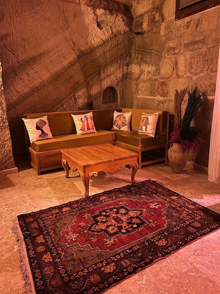 Songul Hanim Konagi 8/13