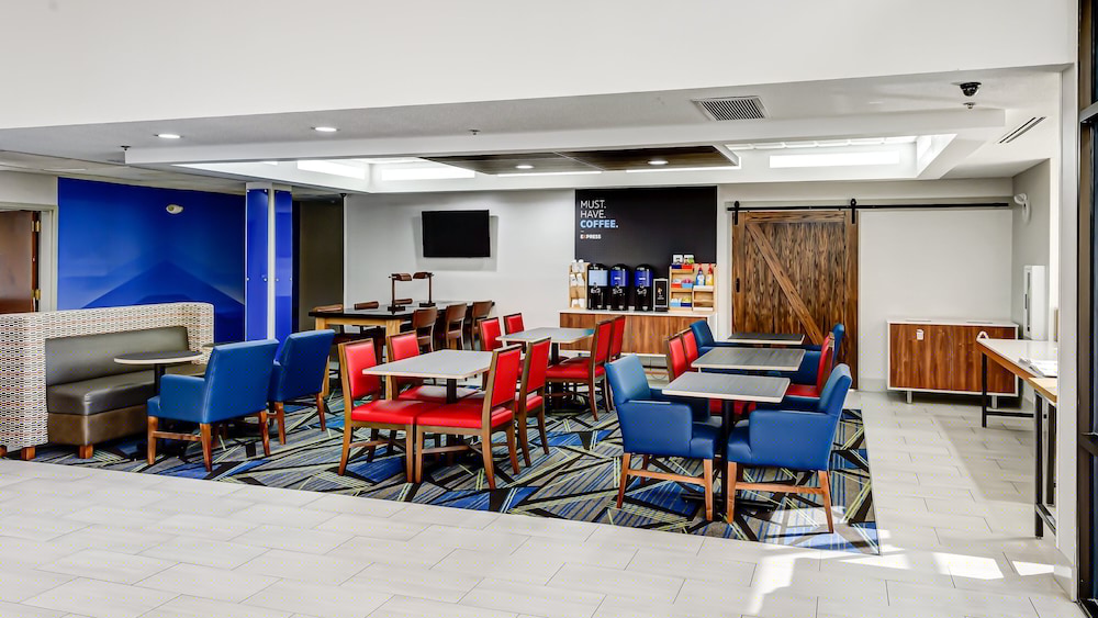 Holiday Inn Express Hillsborough Durham Area, an IHG Hotel 38/47