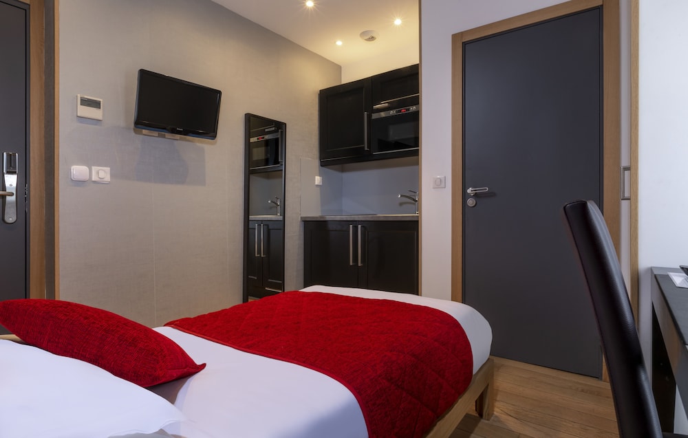 AMBRE HOTEL 14/39