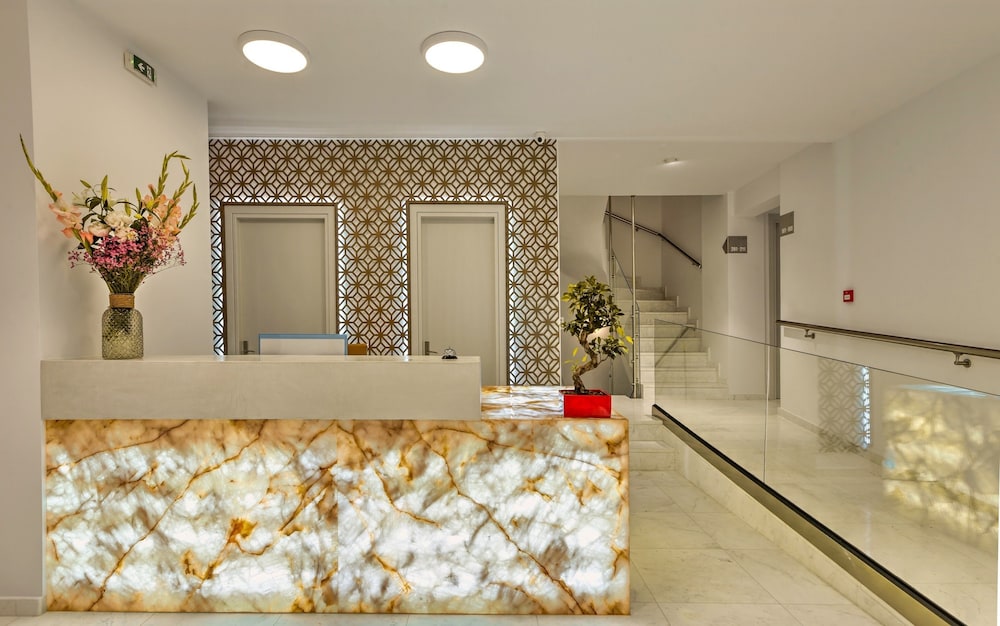 Zephyros Hotel 6/39