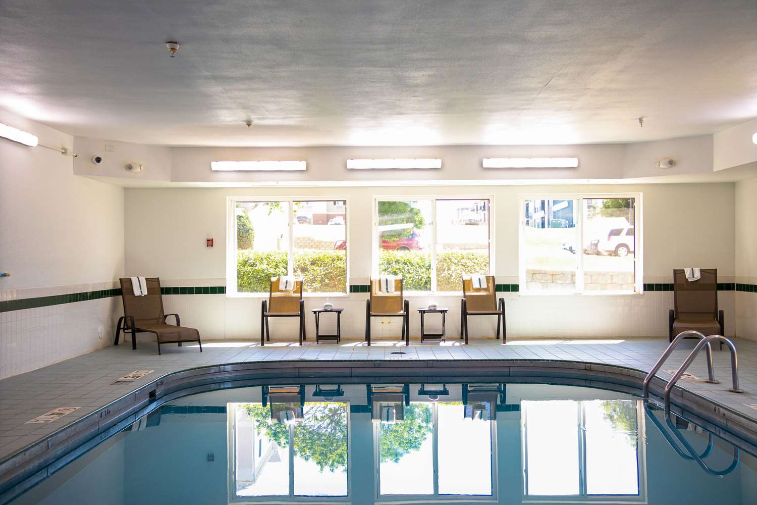 swimming pool spa