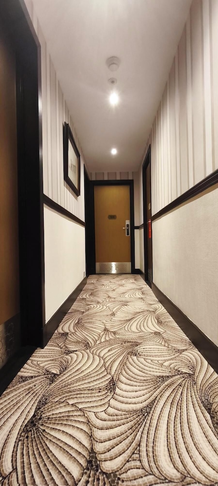 Elysees Bassano Hotel Formely Bw Hotel Elysees Bassa 77/81