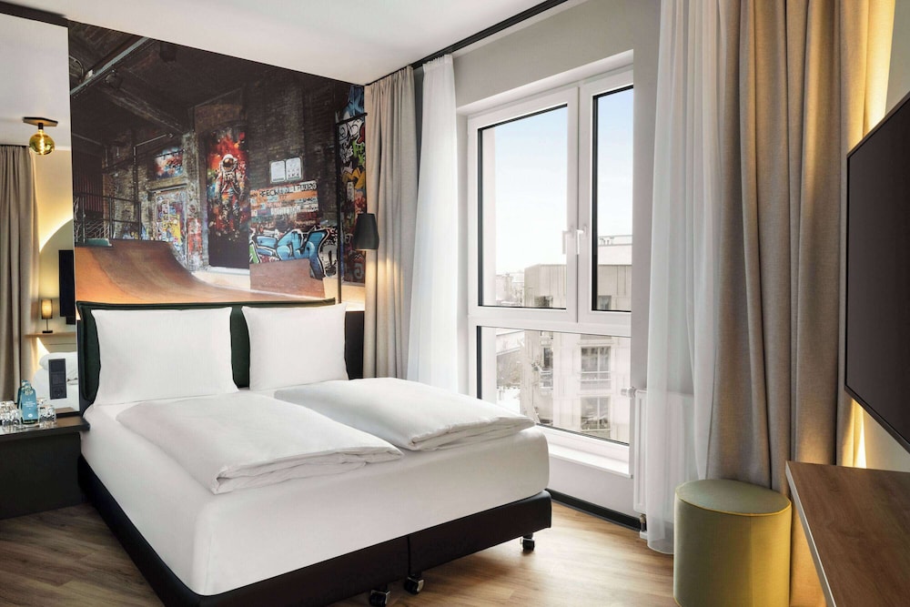 غرفة كومفورت بسرير كوين، B&B HOTEL Berlin-Kreuzberg 10/14