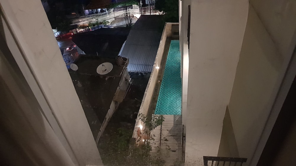 AYAKA SUITES 69/70