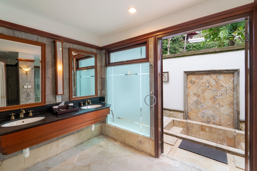 فيلا بسرير كوين وسرير فردي بإطلالة على البحر بـ3 غرف نوم بمسبح خاص، Indra Maya Pool Villas 10/10
