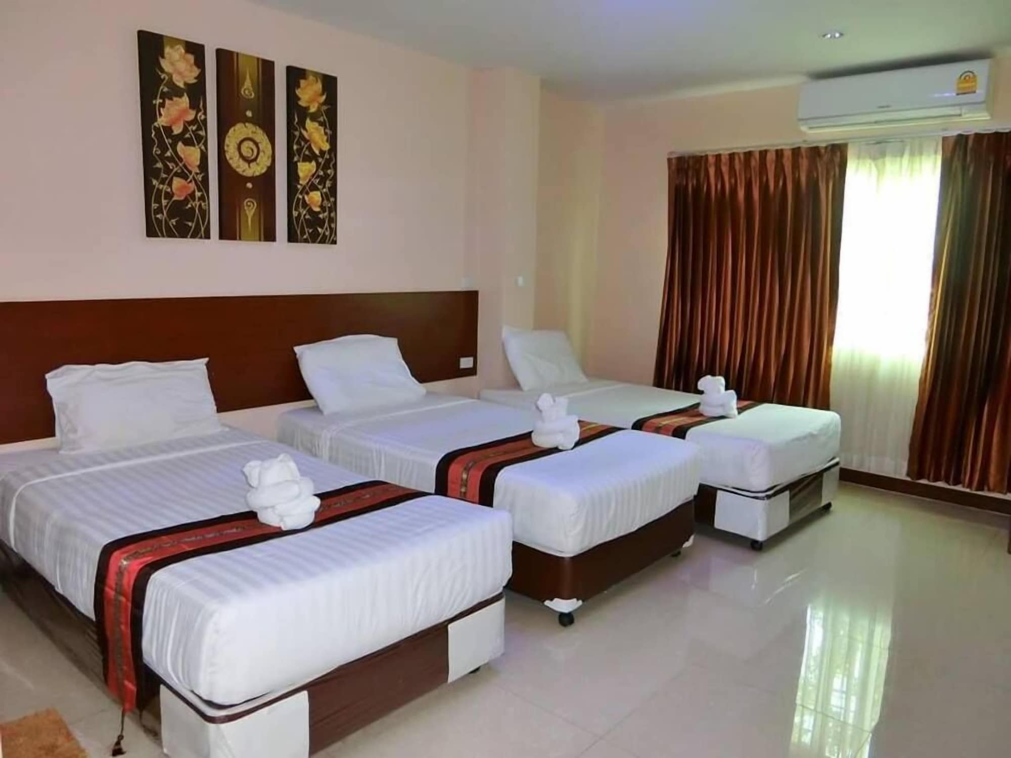 SUPERIOR, 3 BEDS