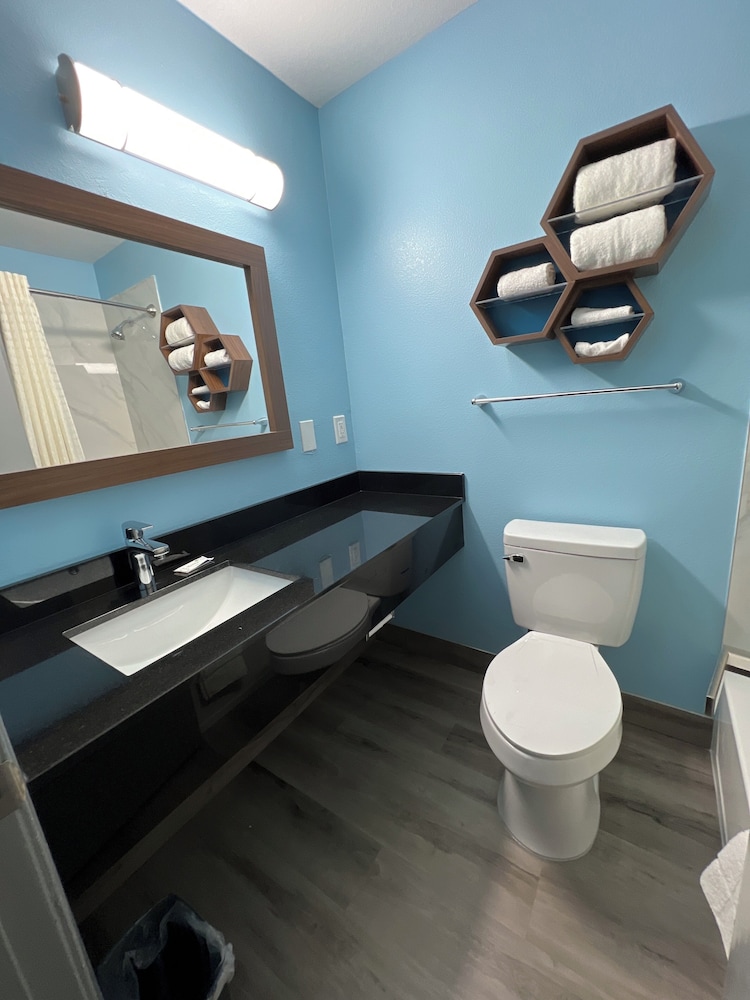 Relax Inn Channelview 39/39