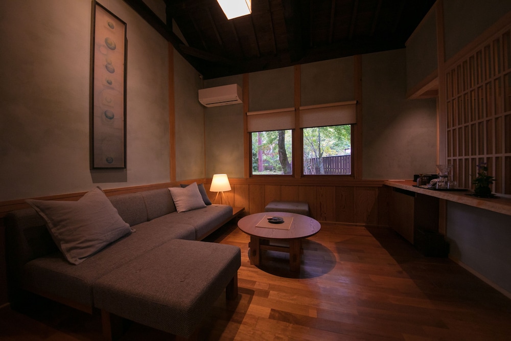 The Kingfisher Resort (Shukubo Kawaseminoshou) 29/50