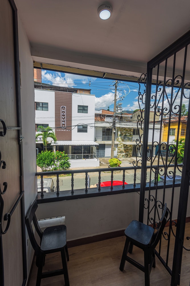 Hotel Lares 70 37/48