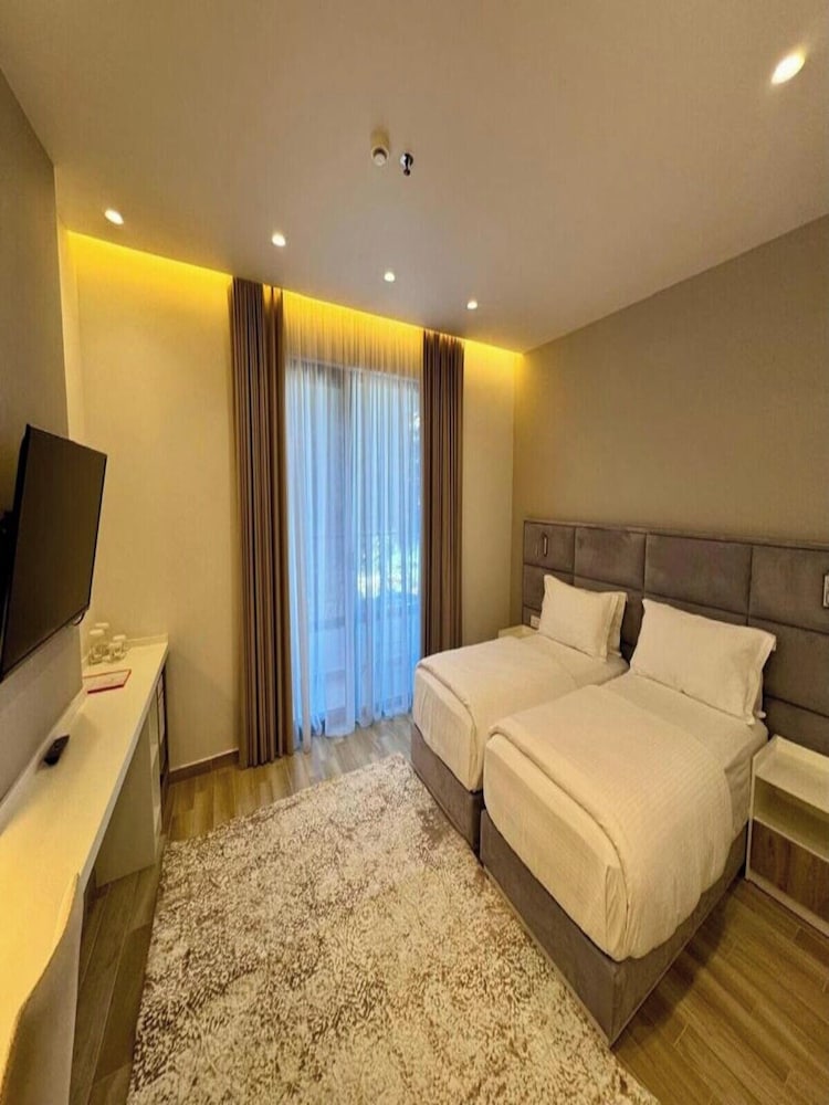 HENRY RESORT & SPA 24/62