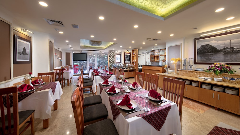 restaurant cafeteria