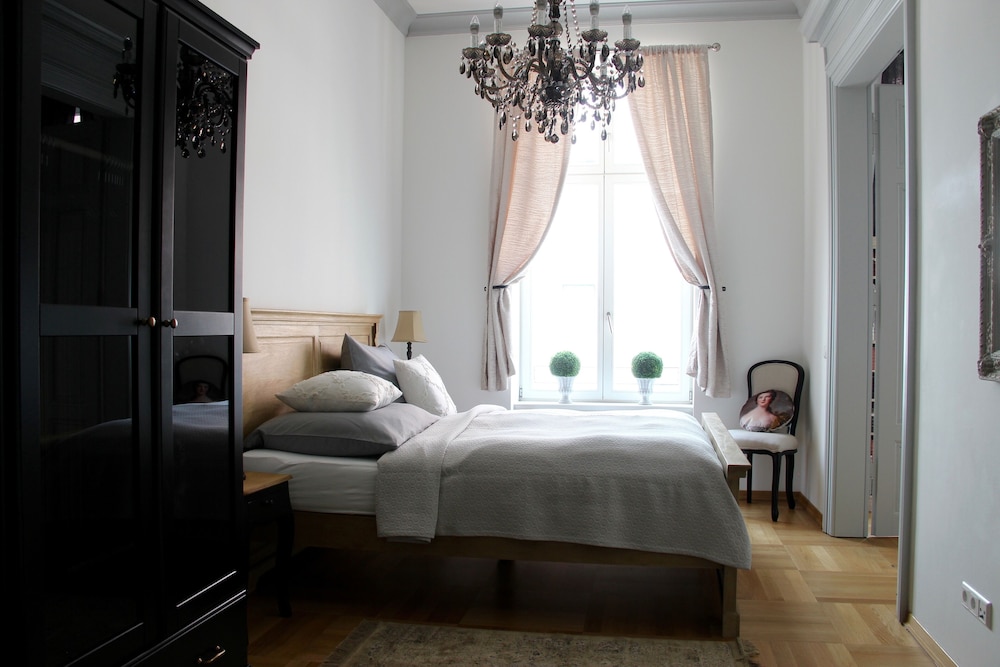 Leon Suite Apartments 17/50