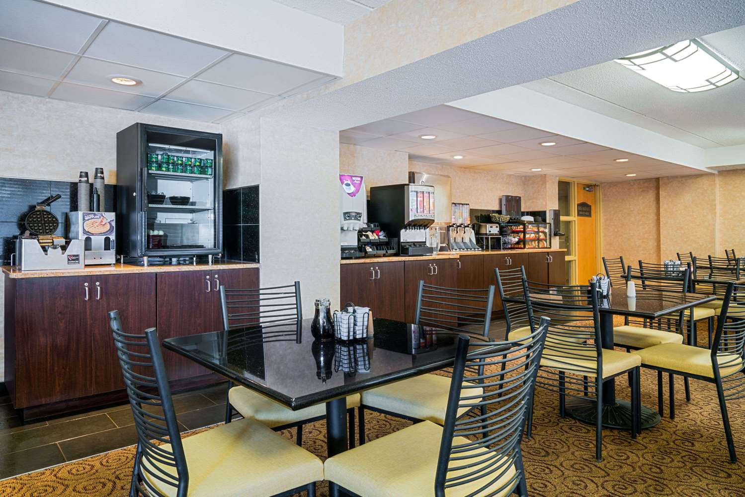 Ramada by Wyndham Plymouth Hotel and Conference Center 41/57
