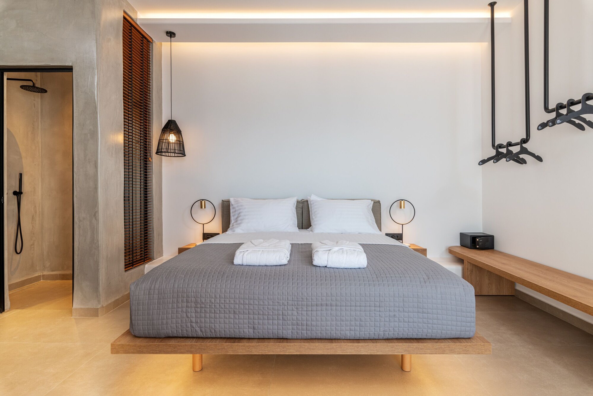 ROOM, QUEEN BED, COURTYARD VIEW