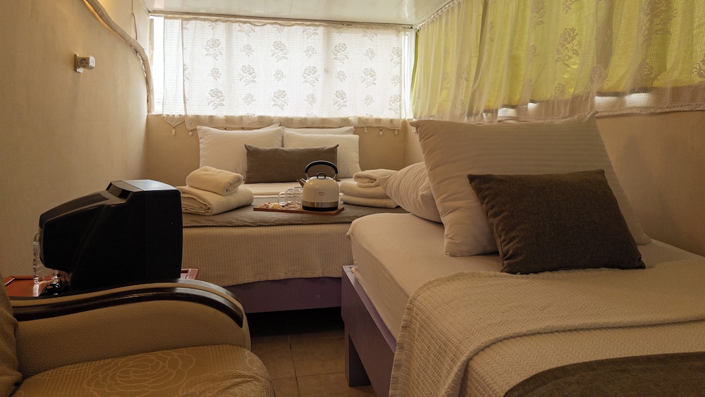 ROOM, TRIPLE, PARTIAL SEA VIEW