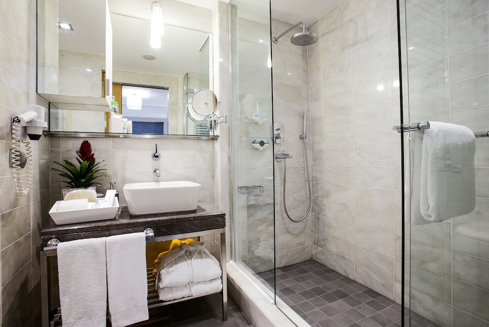 Housez Suites 15/65
