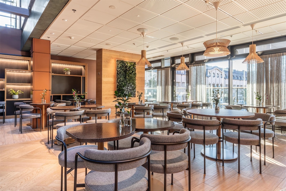 restaurant cafeteria