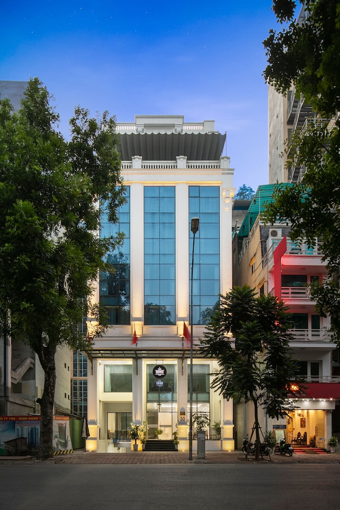 Adonis Hotel 3/55