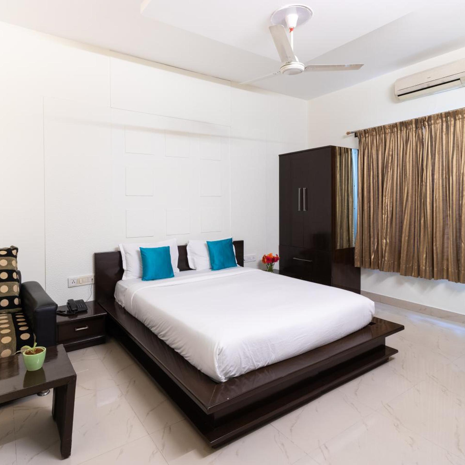 Niche Suites 21/36
